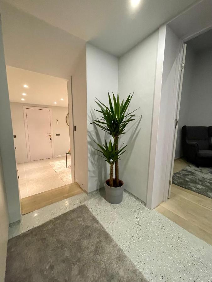 Staywithus , Ground Floor Apartment *