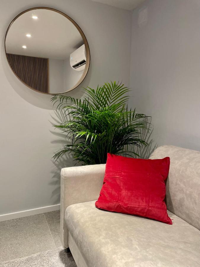 Staywithus , Ground Floor *